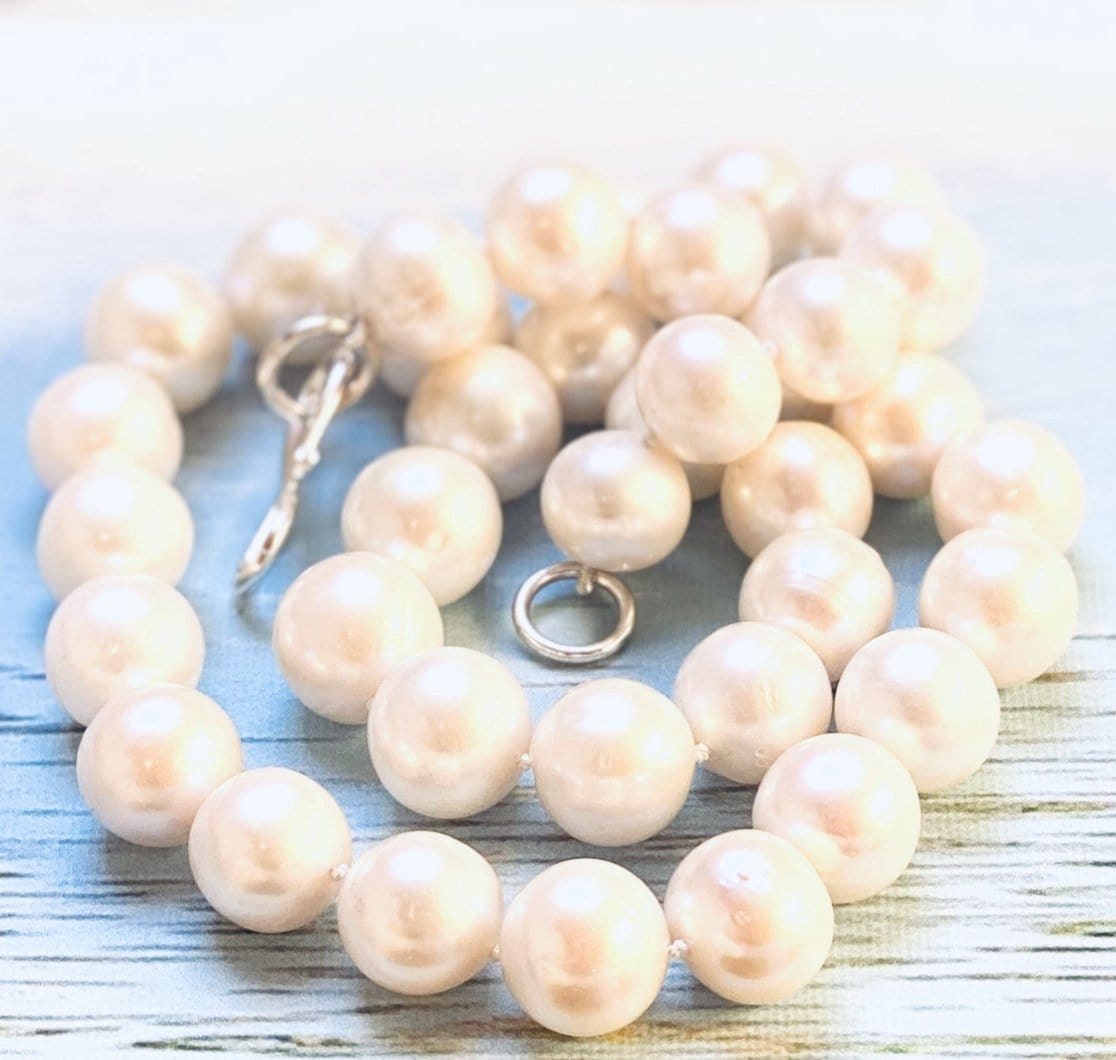 Pearl Design Necklace